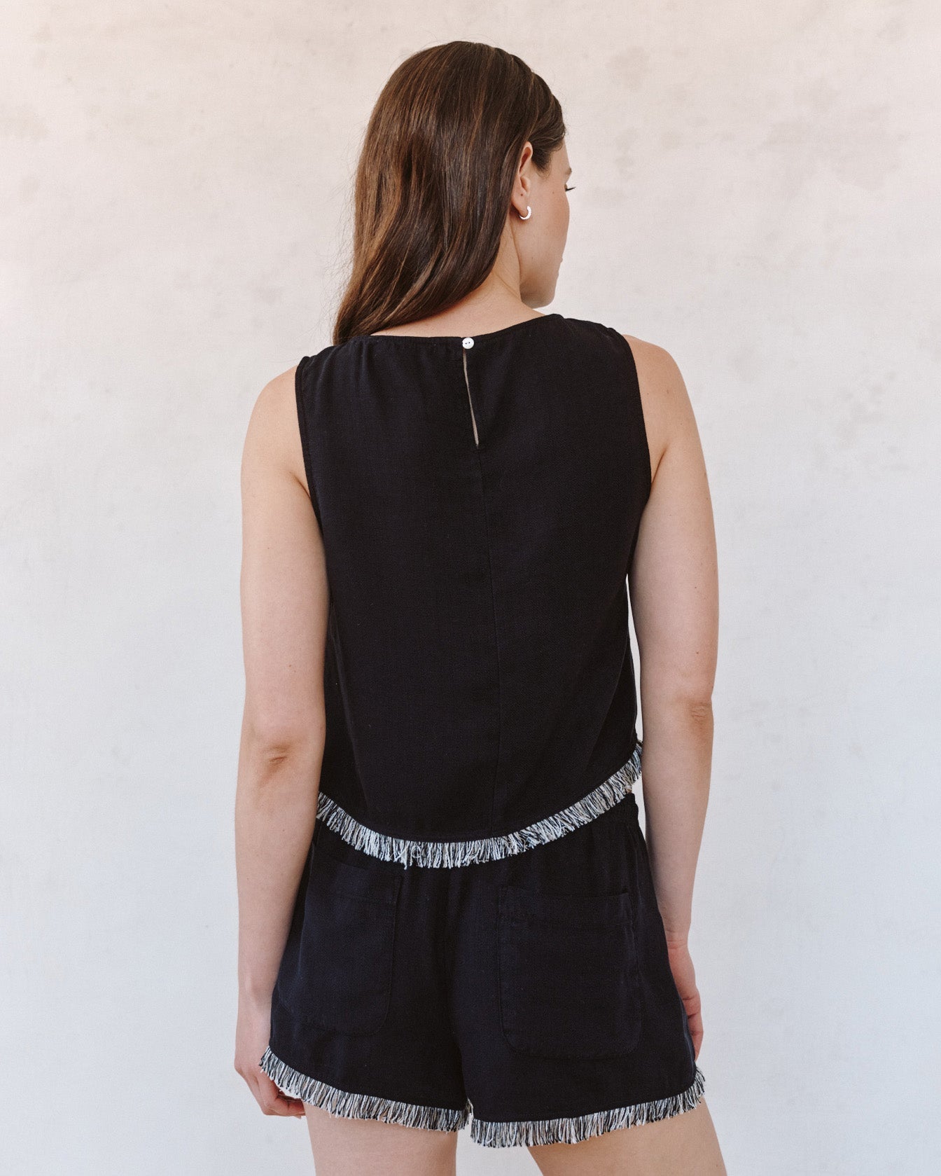Bella Dahl Sleeveless Fray Trim Tank - Black