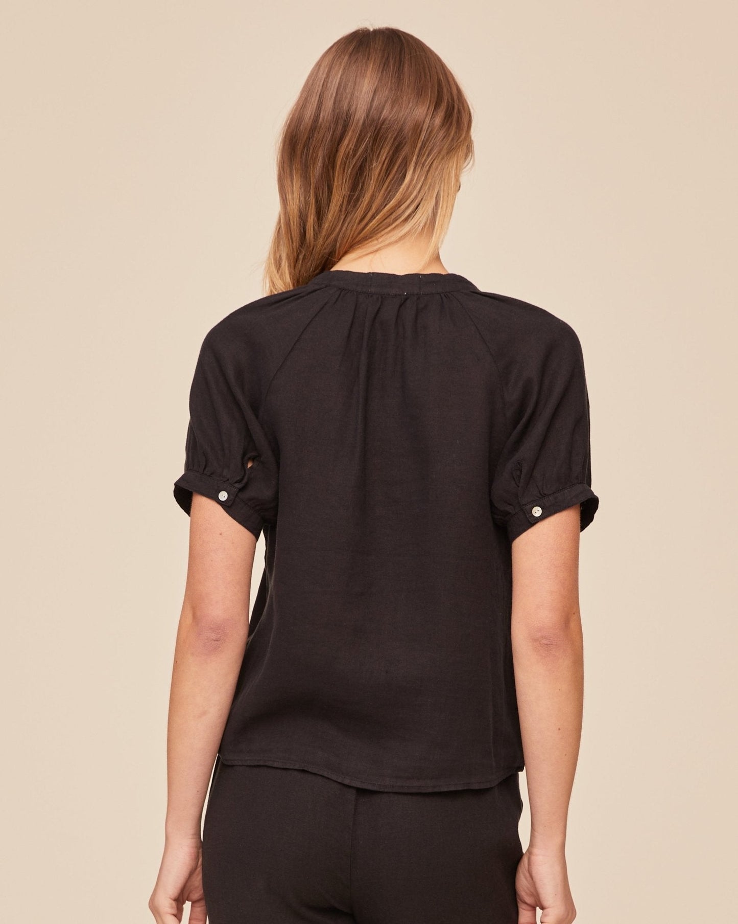 Bella Dahl Short Sleeve Raglan Shirt - Black