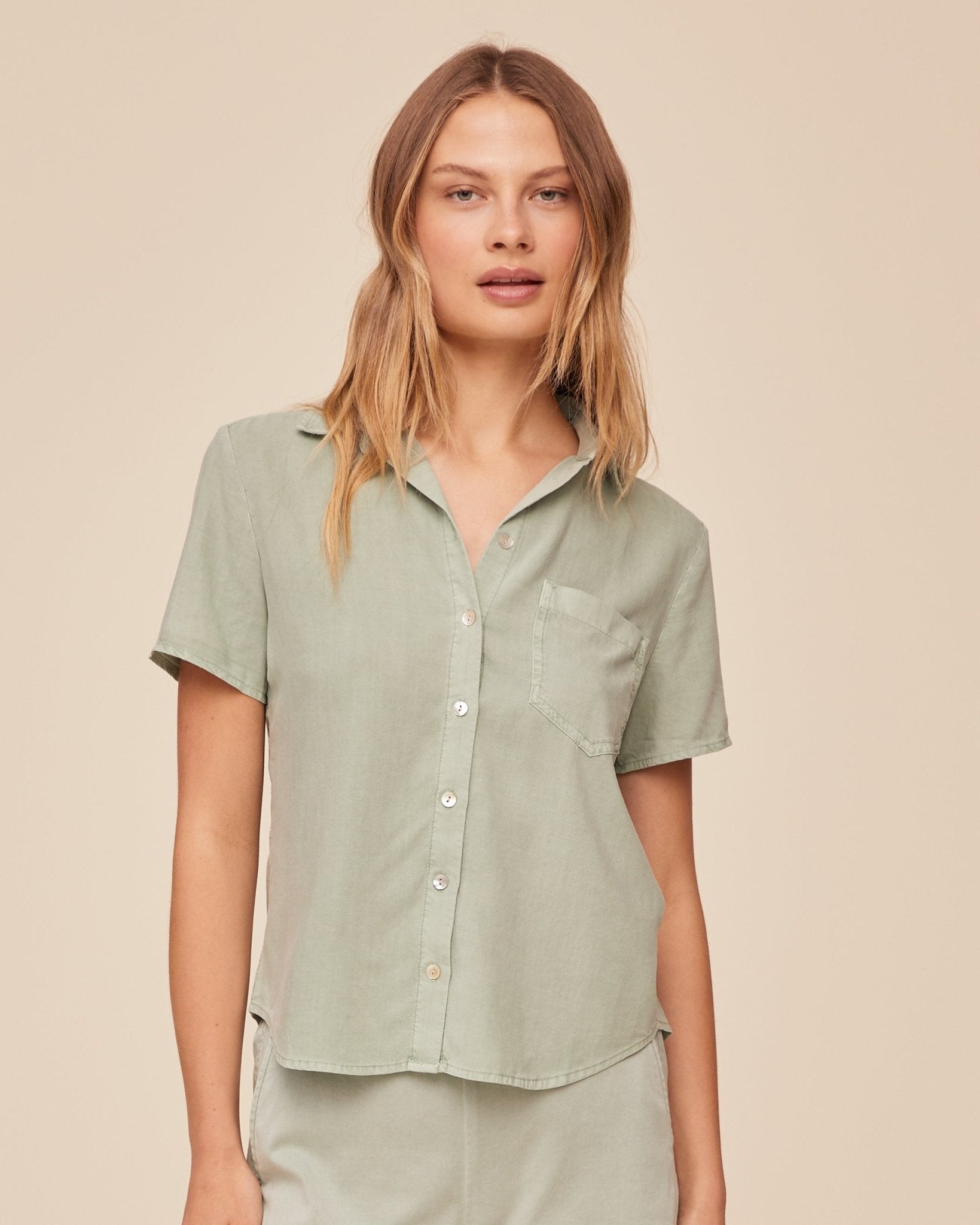 Bella Dahl Short Sleeve Pocket Button Down - Oasis Green