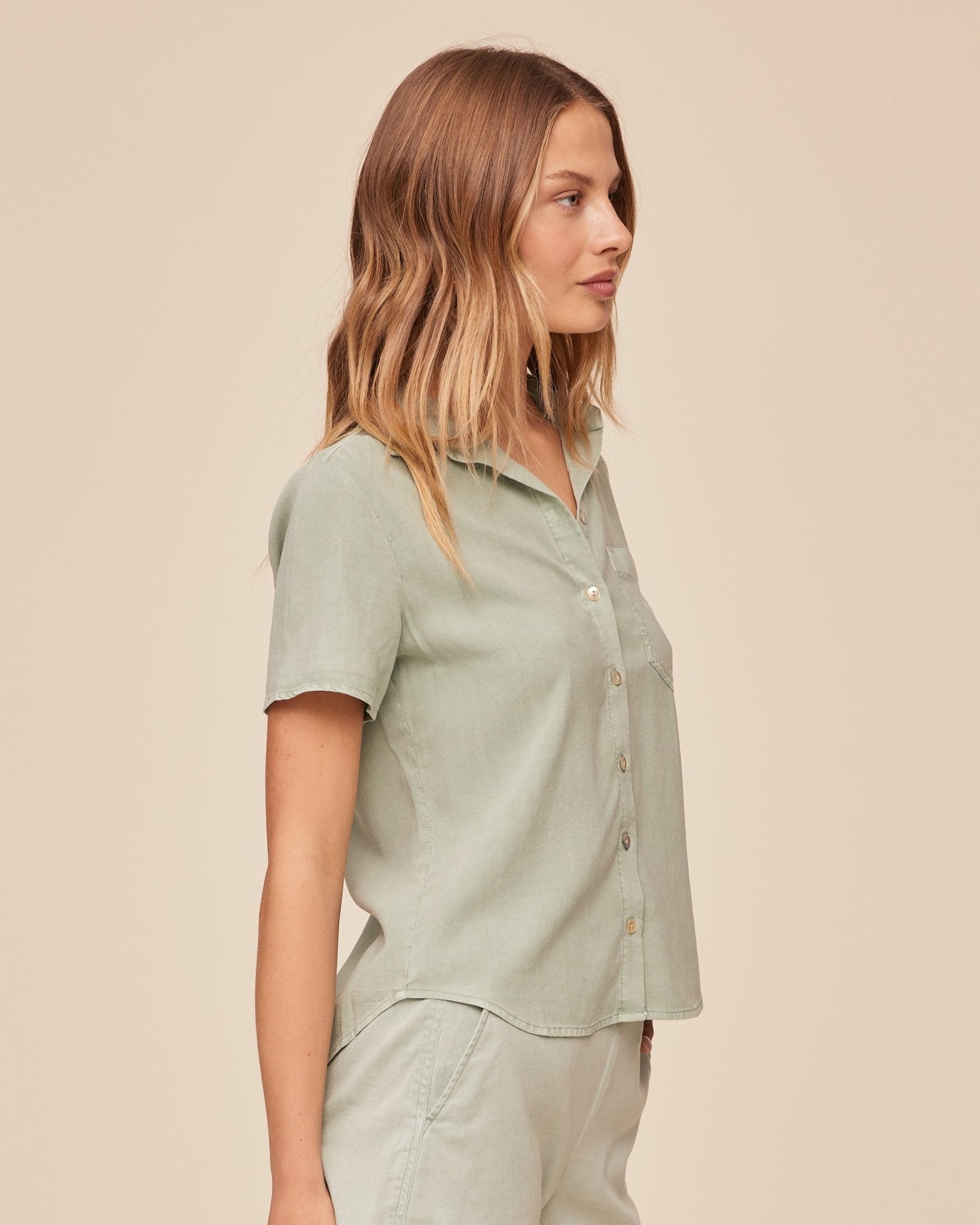 Bella Dahl Short Sleeve Pocket Button Down - Oasis Green