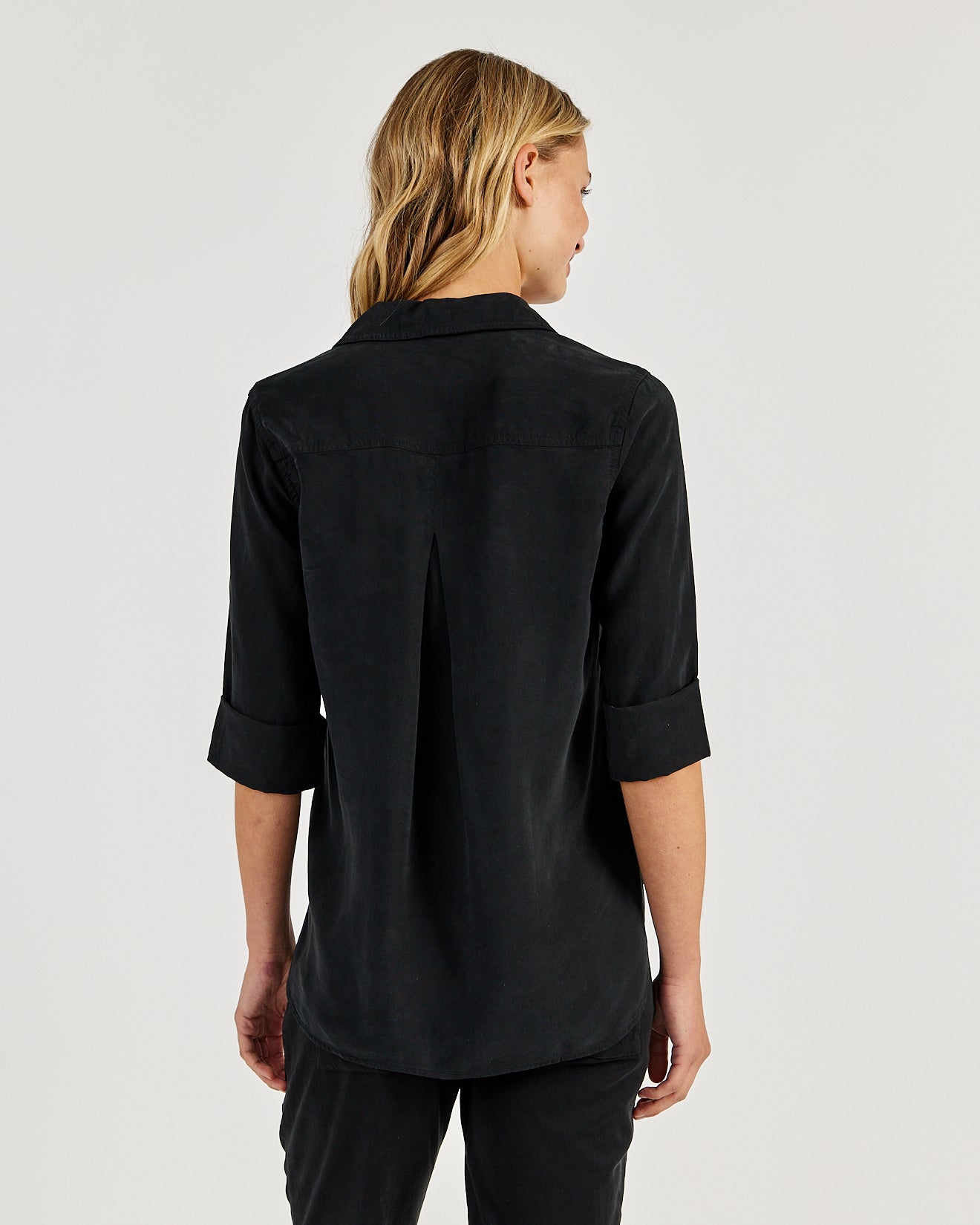 Bella Dahl Shirt Tail Button Down in Vintage Black - Bella Dahl