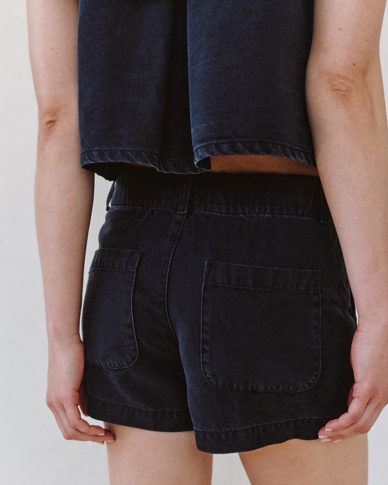 Bella Dahl Elle Playa Trouser Short - Antique Black Wash