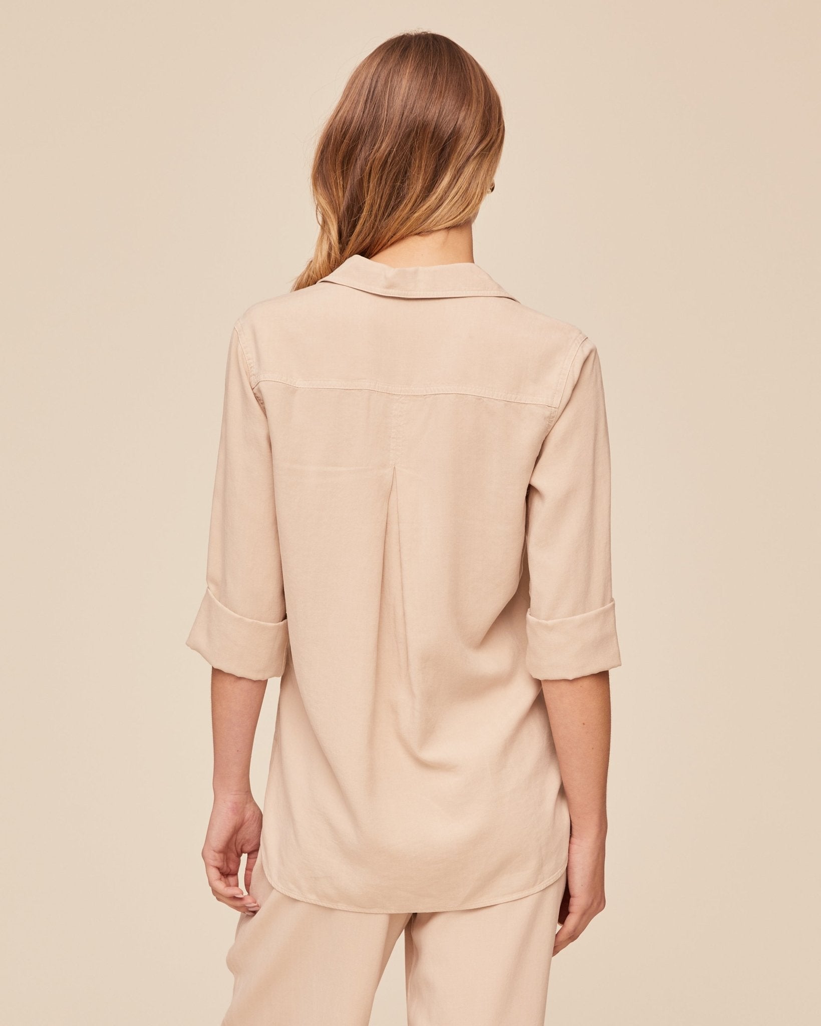 Bella Dahl Shirt Tail Button Down in Linen Sand - Bella Dahl
