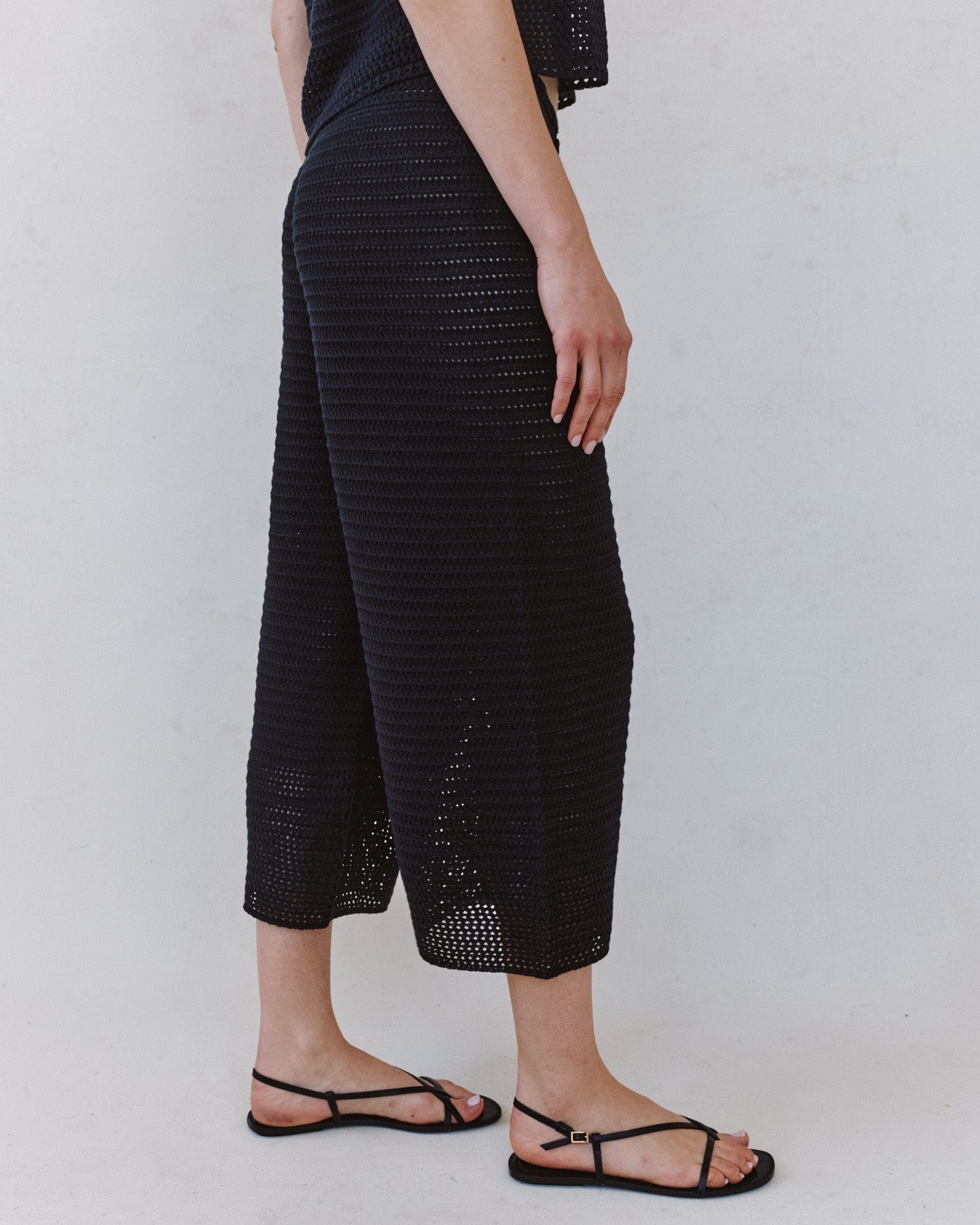 Bella Dahl Crop Wide Leg Crochet Pant - Black