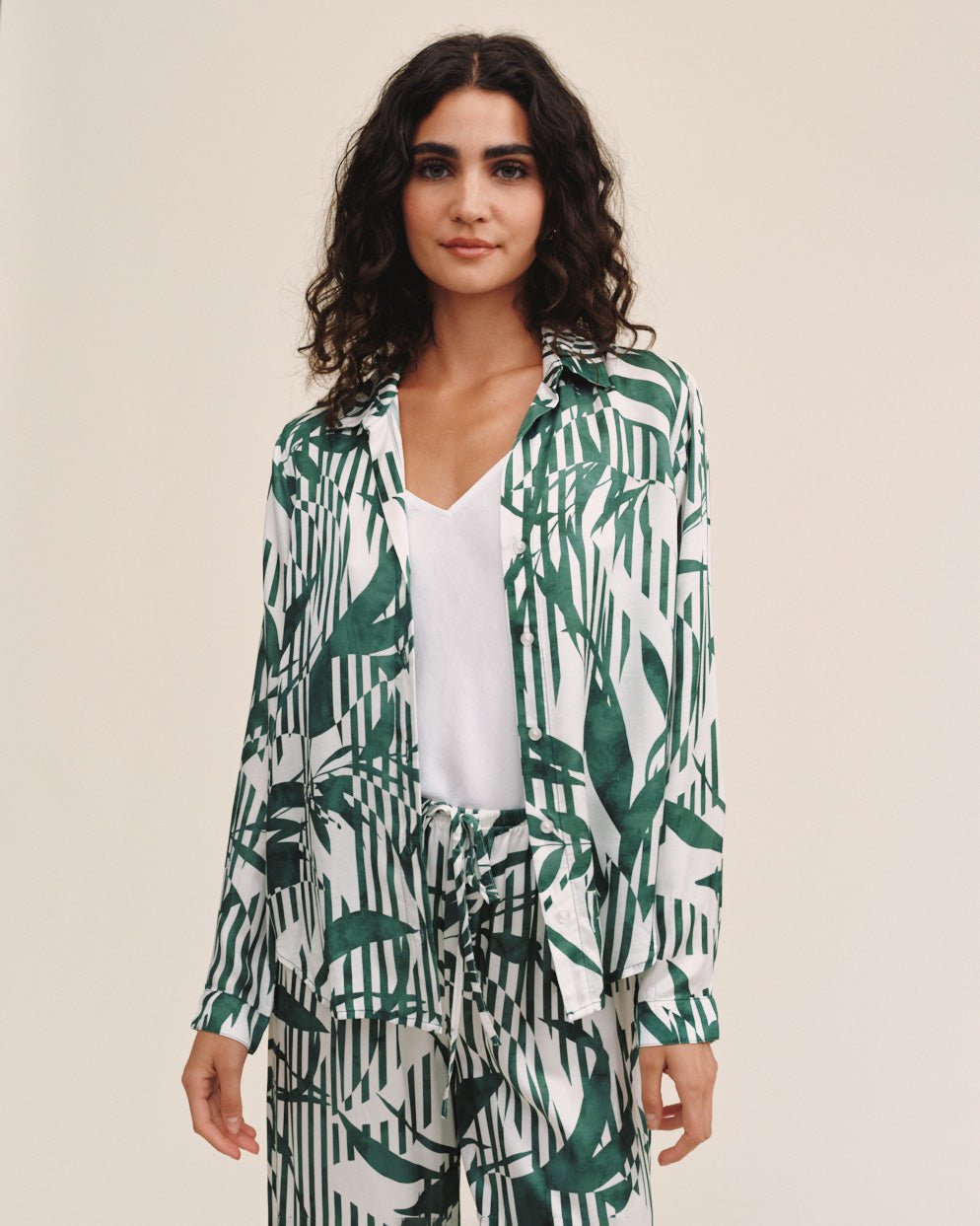 Bella Dahl Classic Button Down - Palm Paradise Print