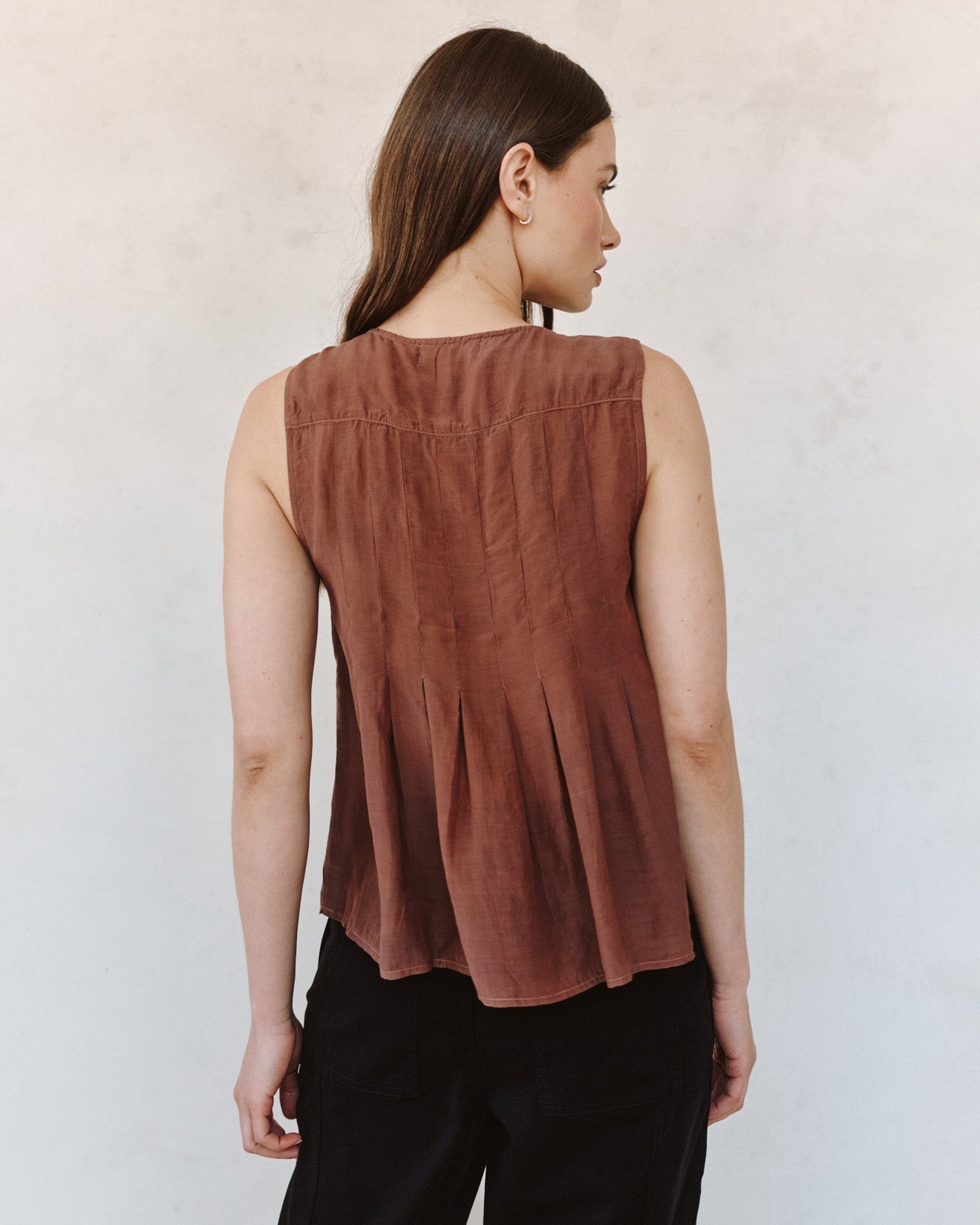 Bella Dahl Sleeveless Pintuck Pullover - Mocha Cloud