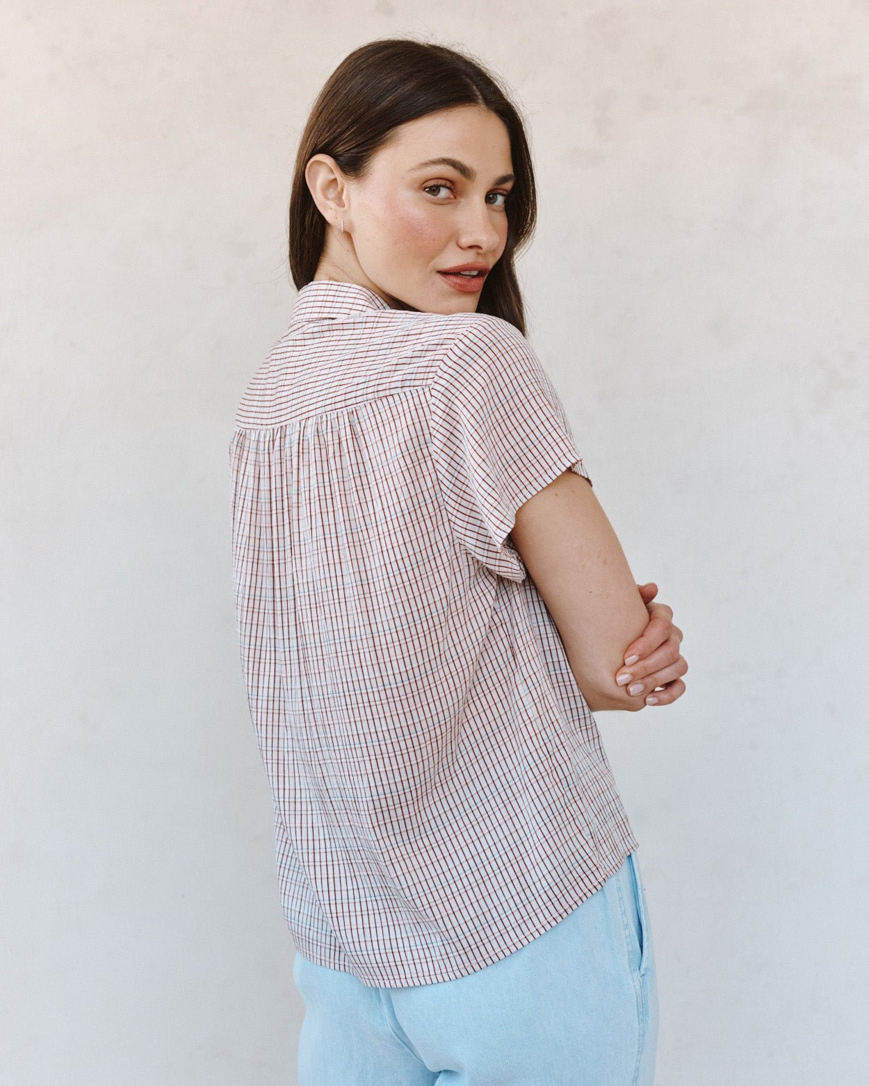 Bella Dahl Shirred Short Sleeve Shirt - Sunwashed Check