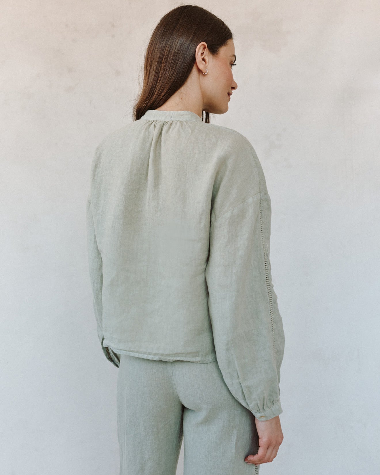 Bella Dahl Mandarin Collar Trimmed Button Down - Green Tea