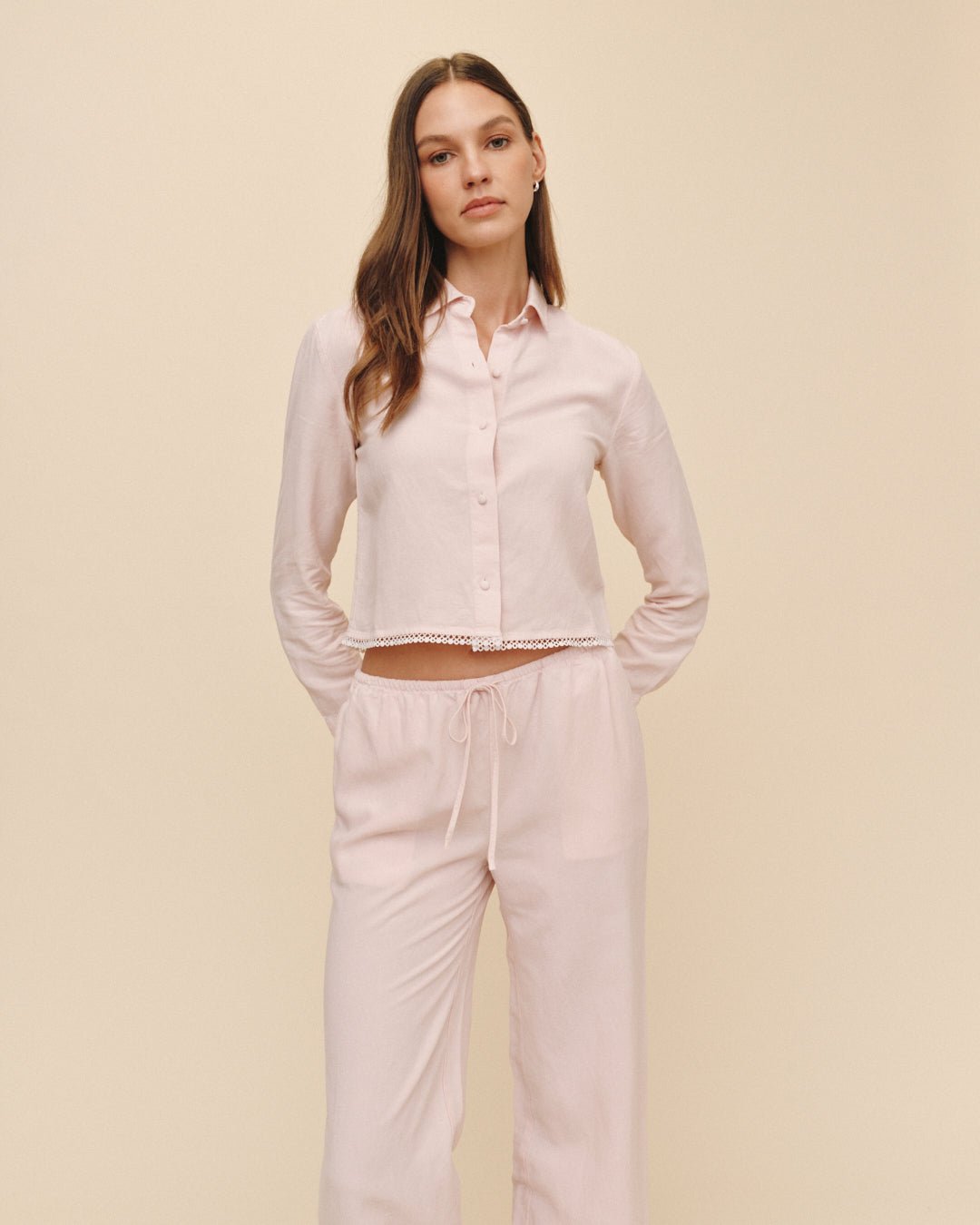 Bella Dahl Long Sleeve Cropped Shirt With Trim - Ballet Pink