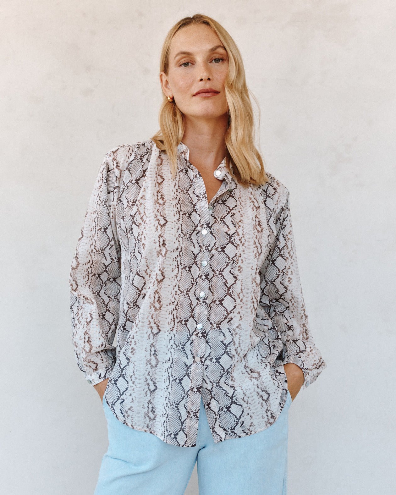 Bella Dahl Shirred Mandarin Collar Shirt - Blush Snake Print