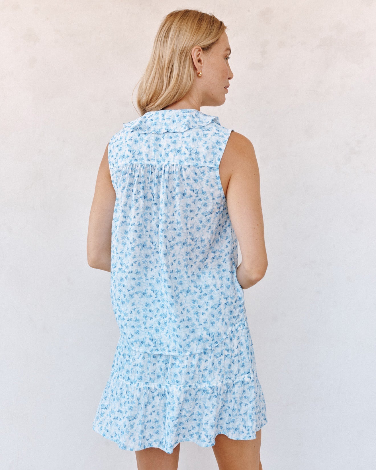 Bella Dahl Sleeveless Ruffle Top - Blue Ditsy Floral Print