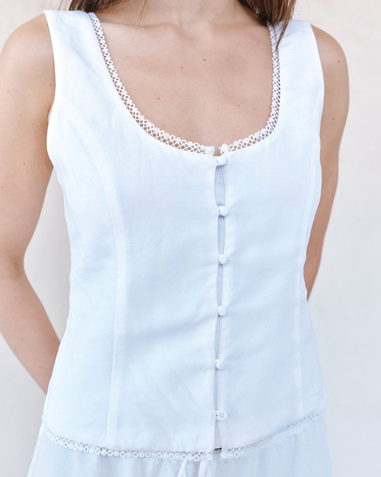 Bella Dahl Fitted Bodice Top With Smock Back - White
