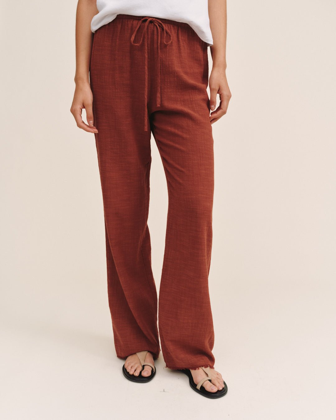 Bella Dahl Fray Hem Beach Pant - Red Sand